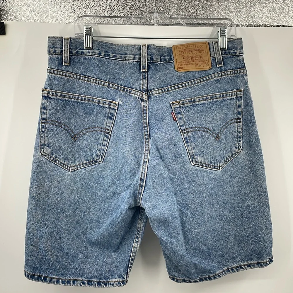Vintage 90’s y2k Levi’s 505 Regular Fit Denim Shorts Blue Jean Size 34